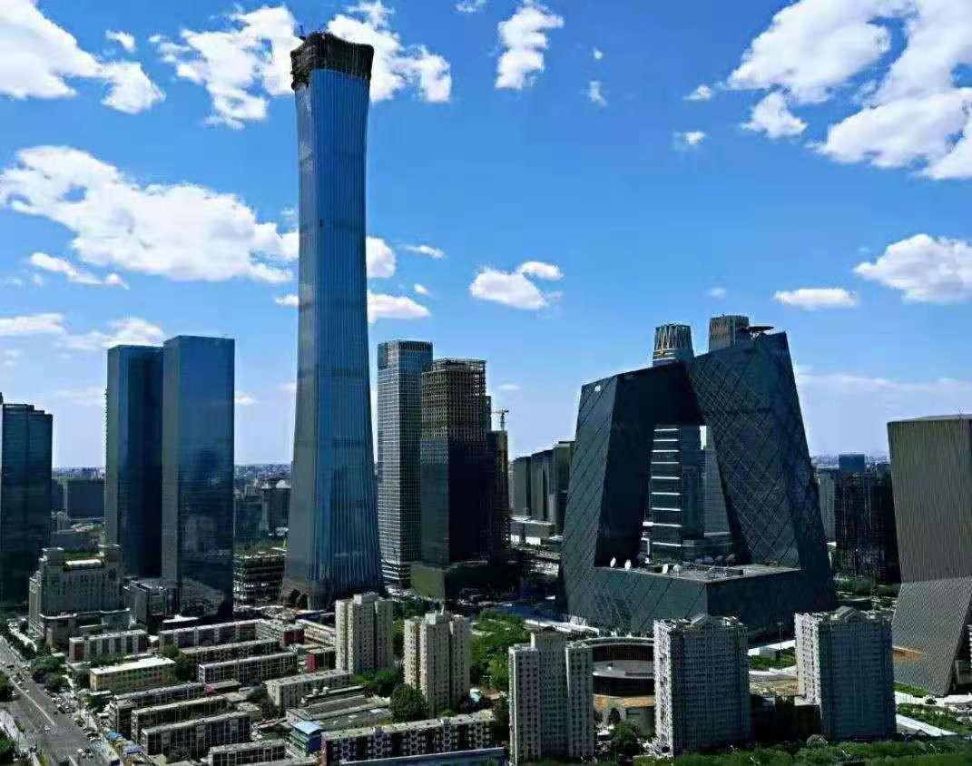 商業蓋房框架結構和鋼結構相比較，哪一個的性價比要高一些